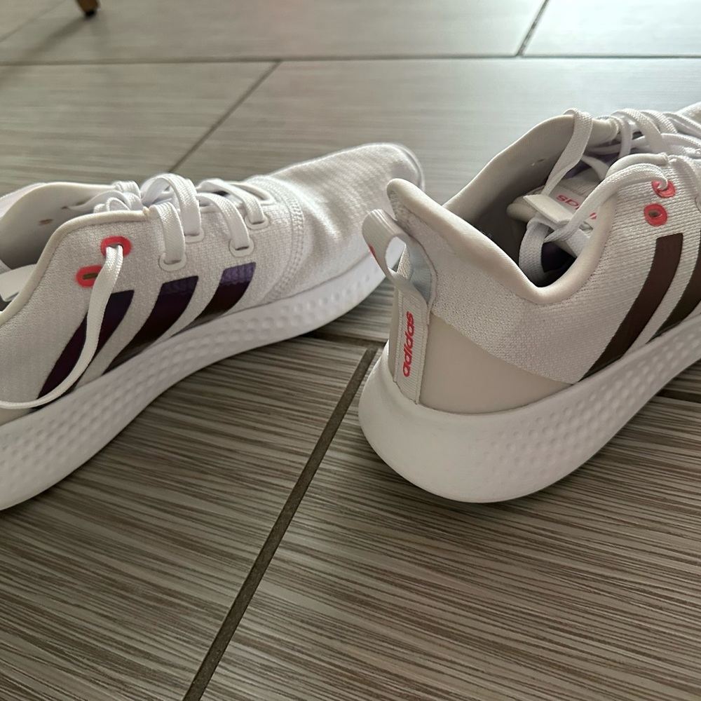 Adidas Cloud Sneaker